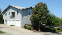 1233 S 56th St in Richmond, CA - Building Photo - Building Photo