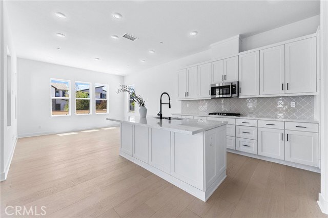 123 Bosal in Irvine, CA - Building Photo - Building Photo