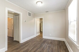 6517 Sunset Dr in Jacksonville, FL - Building Photo - Building Photo
