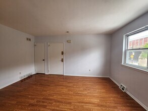 3502 Woodhaven Rd, Unit 1st floor in Philadelphia, PA - Foto de edificio - Building Photo
