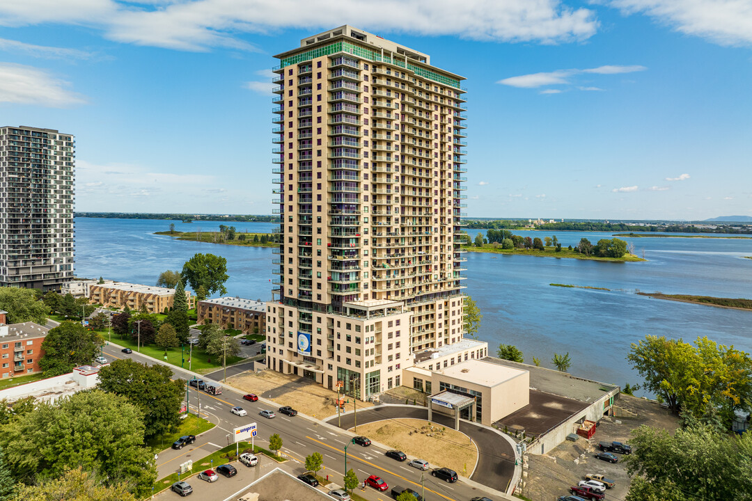 Manoir Repentigny in Repentigny, QC - Building Photo