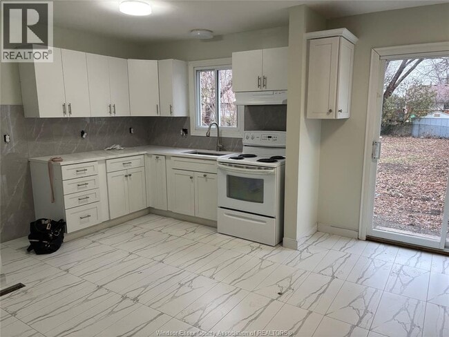 3073 Coram Cres in Windsor, ON - Building Photo - Building Photo