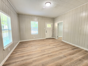 303 W Cedar St in Granger, TX - Building Photo - Building Photo