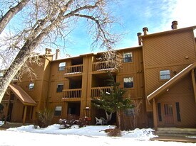 2900 Shadow Creek Dr in Boulder, CO - Building Photo