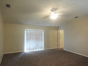 1142 Jaslo St SE in Palm Bay, FL - Foto de edificio - Building Photo