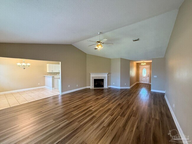 1519 Sandcliff Dr in Pensacola, FL - Building Photo - Building Photo