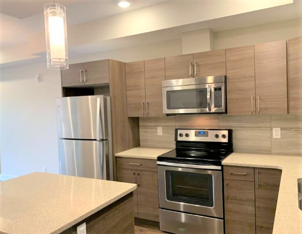 10006-283 83 Ave NW in Edmonton, AB - Building Photo - Building Photo