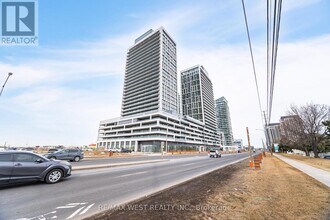 8960 Jane St in Vaughan, ON - Building Photo - Building Photo