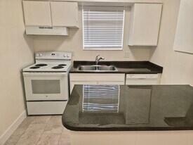 2736 S Adams St, Unit 9 in South Salt Lake, UT - Building Photo