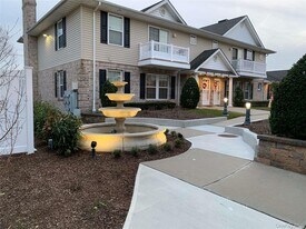 594 W Montauk Hwy in Lindenhurst, NY - Building Photo