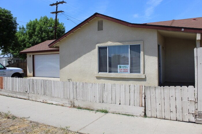 229 S F St-Unit -C in Porterville, CA - Building Photo