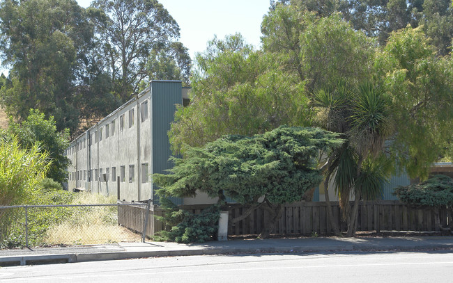 Santa Rita Apartments in El Sobrante, CA - Building Photo - Building Photo