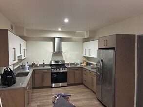 4600 Coldwater Canyon Ave, Unit 103 in Studio City, CA - Building Photo - Building Photo