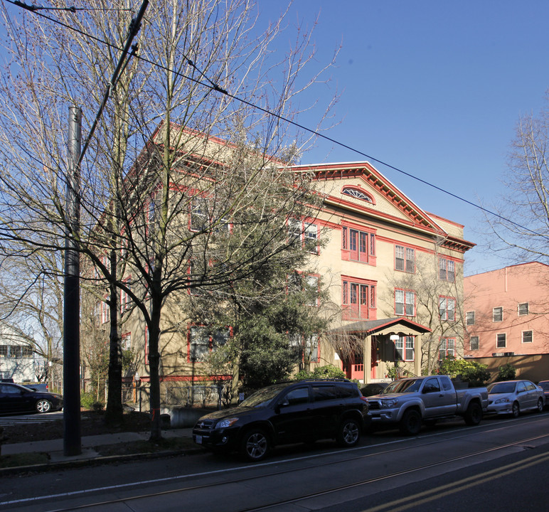 2129 NW Northrup St in Portland, OR - Foto de edificio