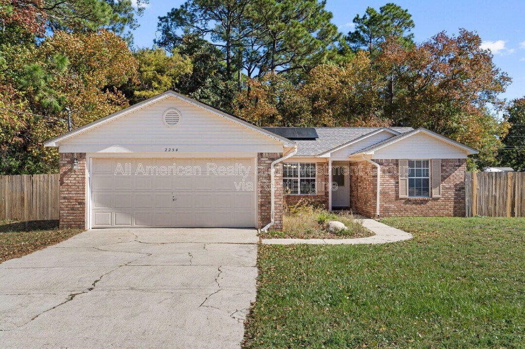 2254 Calle De Cantabria in Navarre, FL - Building Photo