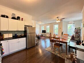 856 W George St in Chicago, IL - Building Photo - Building Photo