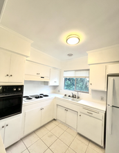 5115 Coldwater Canyon Ave, Unit 4 in Sherman Oaks, CA - Building Photo - Building Photo