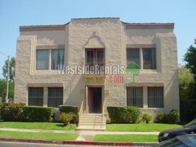 464 N Orange Grove Ave, Unit 464.5 in Los Angeles, CA - Building Photo