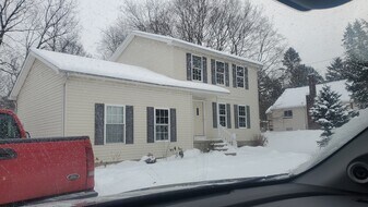 1945 Knoll Ave in Erie, PA - Building Photo