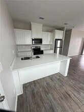 10 Wolf Crk Ave in McAllen, TX - Building Photo - Building Photo