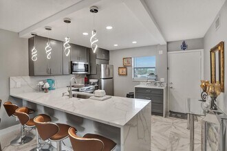 130 NE 26th Ave in Boynton Beach, FL - Foto de edificio - Building Photo