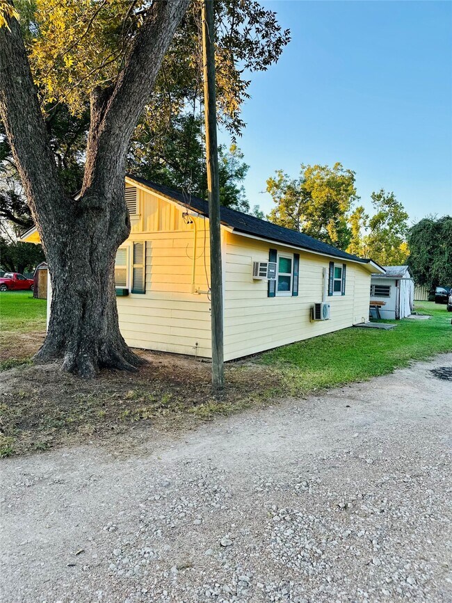 189 Isaacks Rd in Humble, TX - Foto de edificio - Building Photo