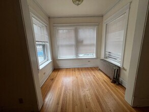 3348 W Sunnyside Ave in Chicago, IL - Building Photo - Building Photo