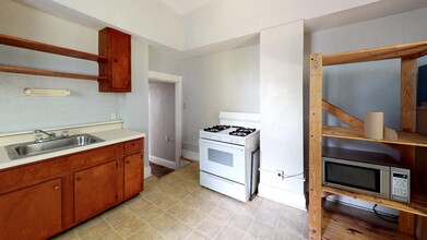 2222 Flora St in Cincinnati, OH - Foto de edificio - Building Photo
