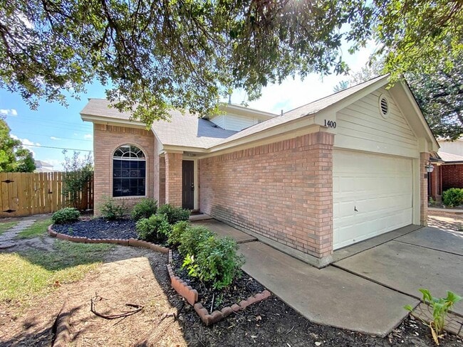 property at 1400 Thibodeaux Dr