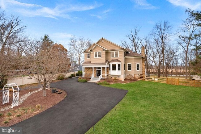 19451 Youngs Cliff Rd in Sterling, VA - Building Photo - Building Photo