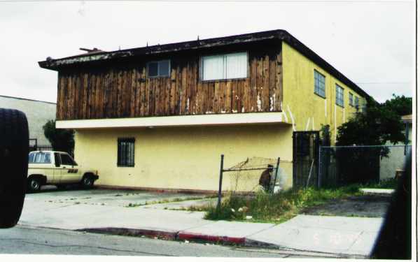 3877 Menlo Ave in San Diego, CA - Building Photo