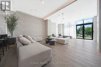 86 Dundas St E in Mississauga, ON - Building Photo - Building Photo