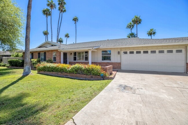 property at 6035 E Calle Del Paisano
