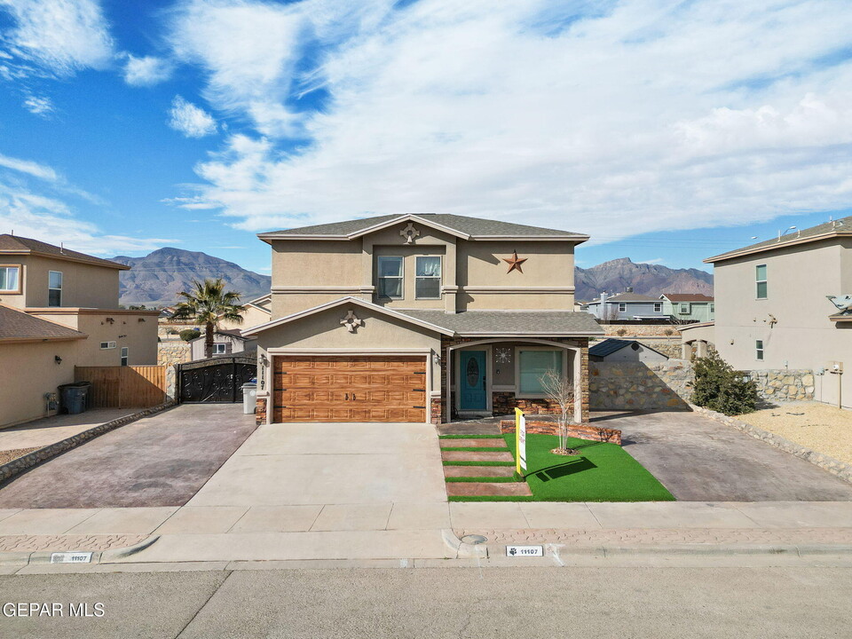 11107 Redstone Cove Dr in El Paso, TX - Building Photo