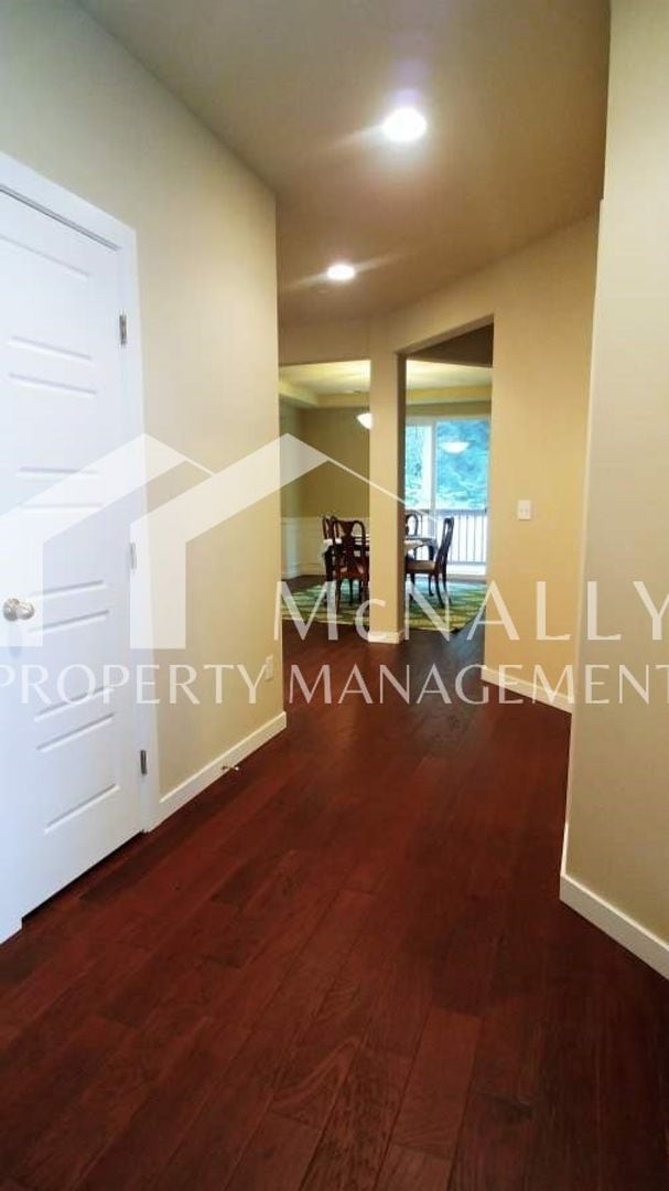 6024 77th Ave W in University Place, WA - Building Photo - Building Photo