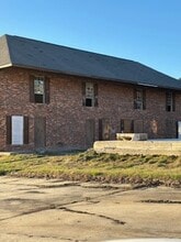 Beverly Manor in Hattiesburg, MS - Building Photo - Building Photo