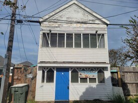 1915 Avenue O 1/2 in Galveston, TX - Building Photo