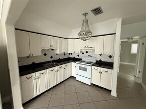 1345 Drew St in Clearwater, FL - Building Photo - Building Photo