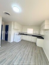 4303 NW Hoover Ave in Lawton, OK - Building Photo - Building Photo