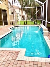 5045 Nautica Lake Cir in Greenacres, FL - Foto de edificio - Building Photo