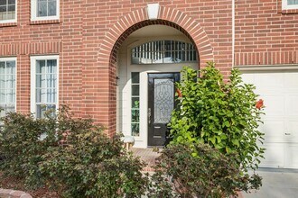 11306 Avon Pl in Houston, TX - Building Photo - Building Photo