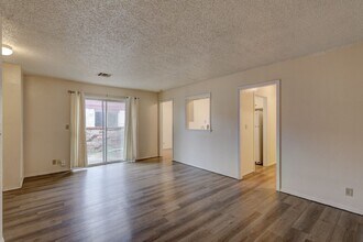 104 Crystal Cir in Norman, OK - Building Photo - Building Photo
