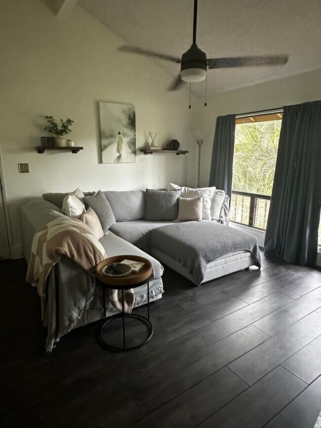 15 Kulanihakoi St in Kihei, HI - Building Photo - Building Photo