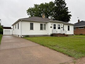 1904 Goff Ave, Unit 1904 in Eau Claire, WI - Building Photo
