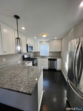 395 Blake St in New Haven, CT - Building Photo - Building Photo