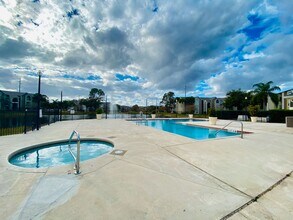 4704 Walden Cir in Orlando, FL - Building Photo - Building Photo