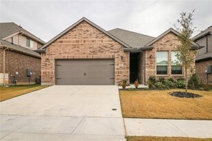 7104 Joy Ln in Watauga, TX - Building Photo