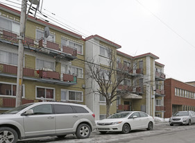 4838 de Courtrai in Montréal, QC - Building Photo