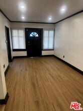 4880 Lexington Ave in Los Angeles, CA - Building Photo - Building Photo