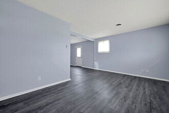 2137 Toni St in Columbus, OH - Building Photo - Building Photo